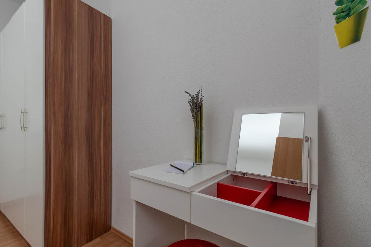 Apartment Eight By Kuzmanic *